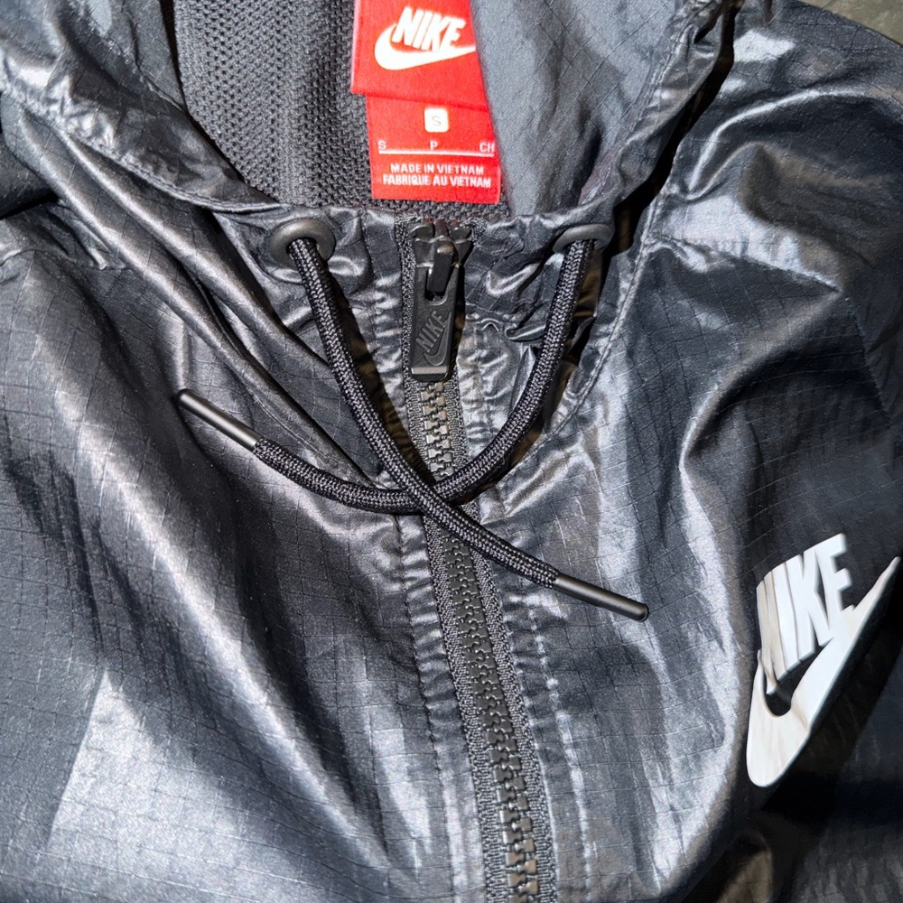Nike sportswear full zip windbreaker jacket black & white men’s small - Picture 3 of 3
